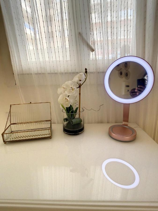 Appartement T1 Centre Ville, Vieil Antibes, Port, Gare et Plage 4PERS Extérieur photo